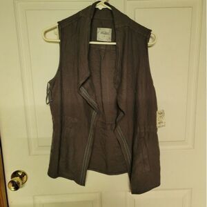 Womens grey mudd vest new with tags